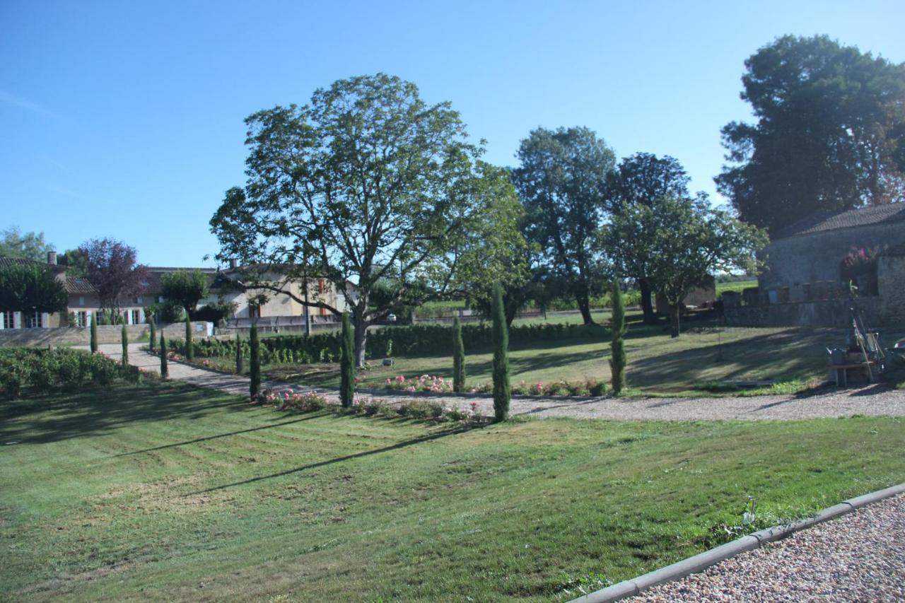 Allee Des Roses Holiday home Saint-Philippe-d'Aiguille