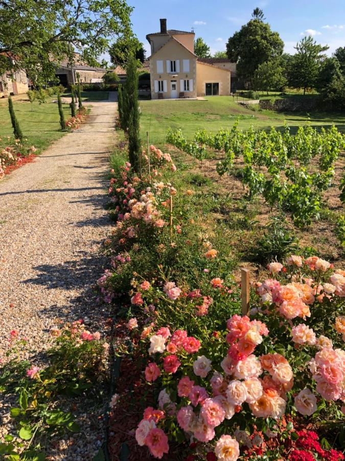 Allee Des Roses Saint-Philippe-d'Aiguille